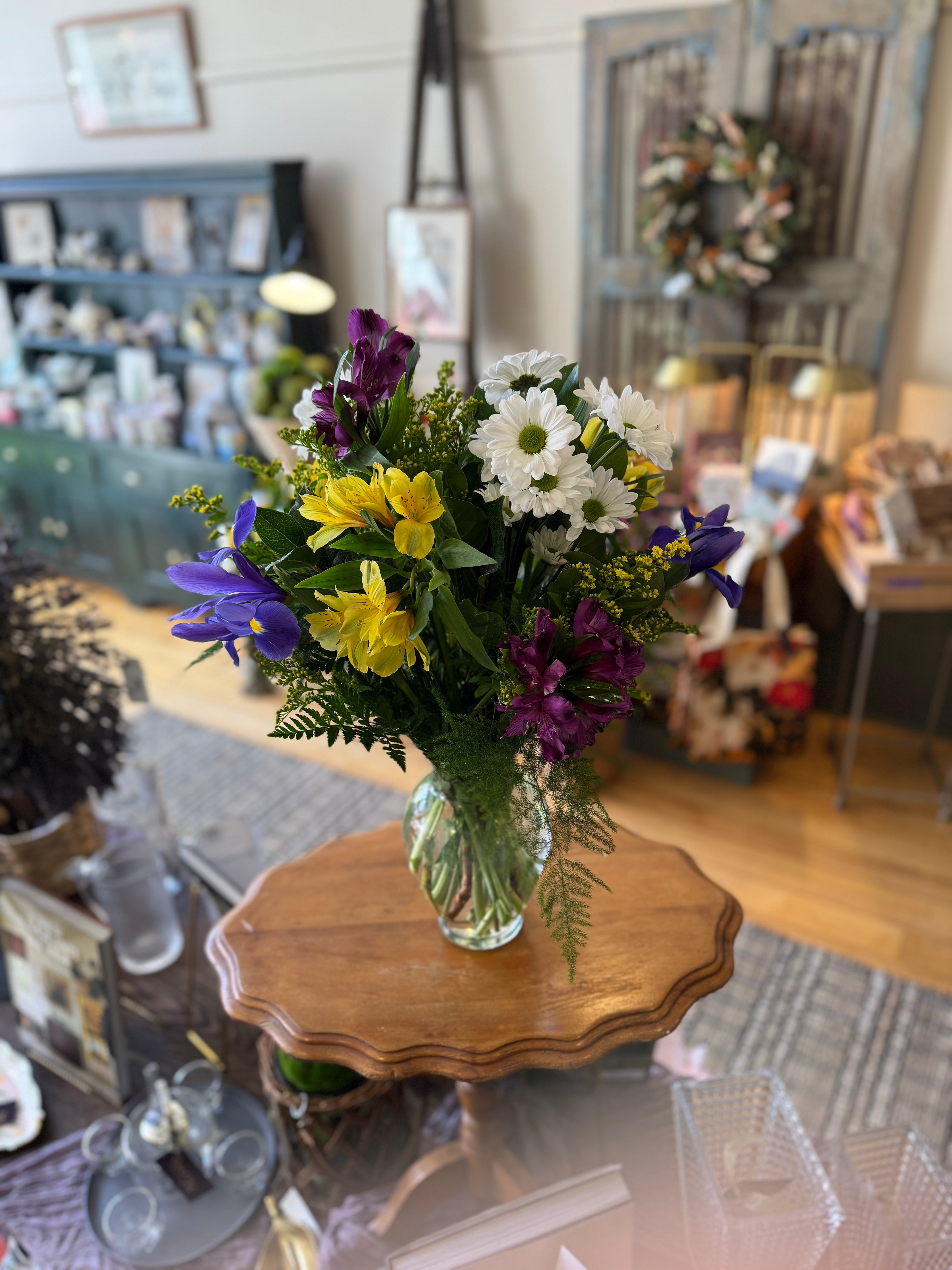 Spring 8" Classic Arrangement